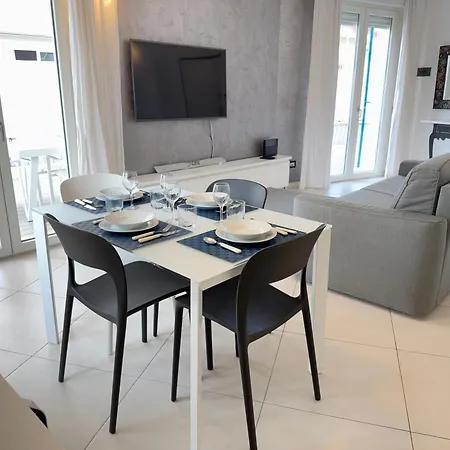 Exclusive Penthouse, Sea View, 100m From The Apartman *