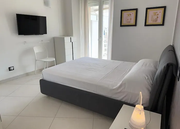 Daire Exclusive Penthouse, Sea View, 100m From The Alassio