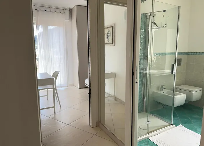 Apartment Exclusive Penthouse, Sea View, 100m From The Alassio