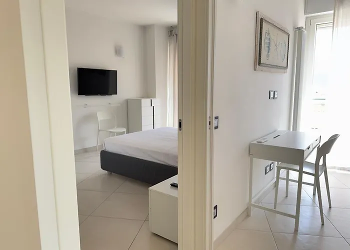 Apartment Exclusive Penthouse, Sea View, 100m From The Alassio
