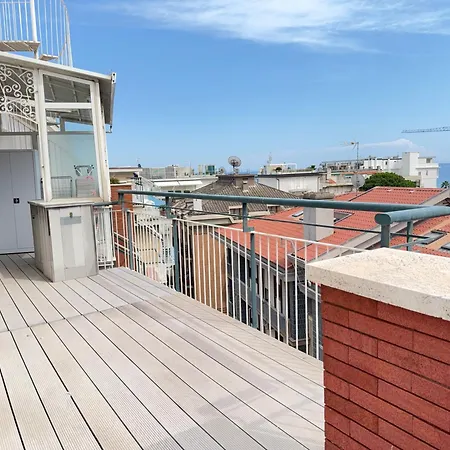 Апартаменты Exclusive Penthouse, Sea View, 100m From The Алассио