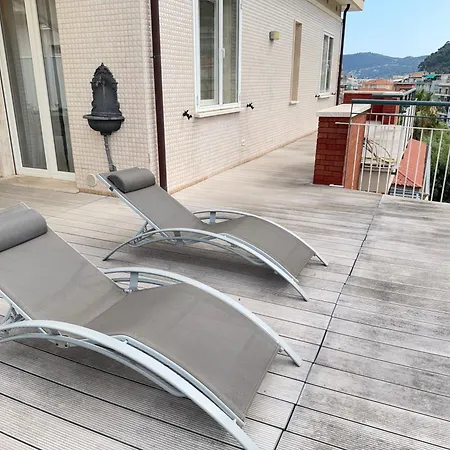 Exclusive Penthouse, Sea View, 100m From The Алассио