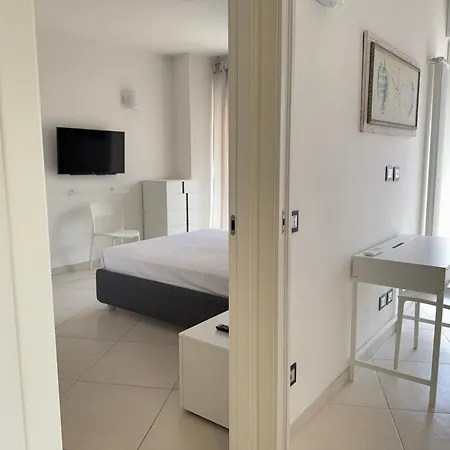 Апартаменты Exclusive Penthouse, Sea View, 100m From The Алассио