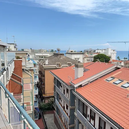 Apartamento Exclusive Penthouse, Sea View, 100m From The Alassio